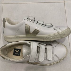 Veja esplar 3 lock leather sneakers. Gold size 36